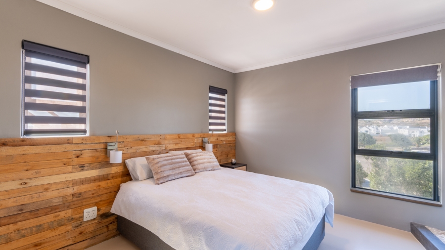 5 Bedroom Property for Sale in Calypso Beach Western Cape